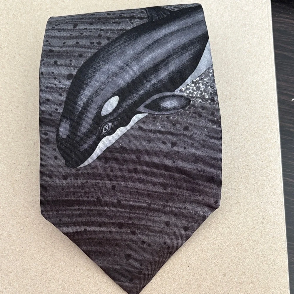 Wild Kingdom Orca Whale Print Novelty 100% Silk Necktie Grey, Black, and Red